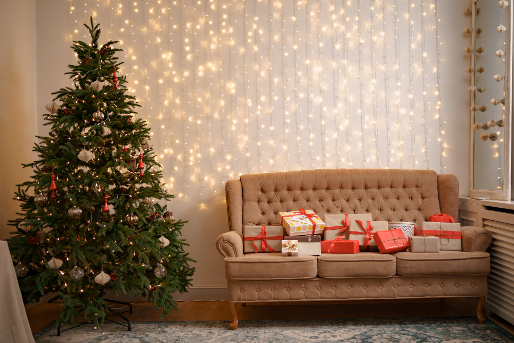 Embracing Minimalism: A Chic Guide to Sustainable and Stylish Christmas Decorations and Fashion